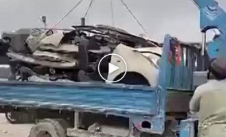 Минутка пакистанского кузовного ремонта