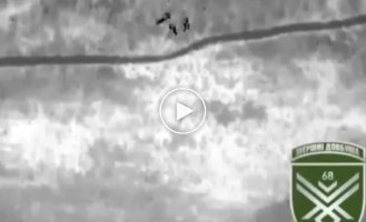 A Ukrainian drone with a thermal imager drops grenades and FOGs on Russian military personnel in the Luhansk region