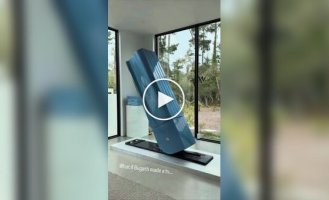 В соцсетях завирусился телевизор от Bugatti, который стоит 500 тысяч долларов