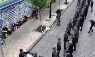 The foreign ministers of 27 EU member states paid tribute to the memory of Ukrainian heroes at the Memory Wall in Kyiv