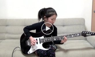 Поразительная 8-ми летняя гитаристка из Японии