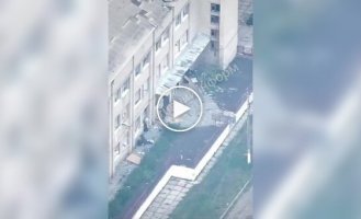 The occupant falls from the height of the second floor onto the asphalt face-first, having slipped on the roof above the entrance to the hospital in Volchansk