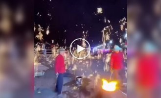 Iron Flowers - an ancient Chinese show made of molten metal