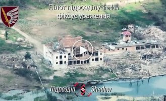 Прилет авиабомб по расположению российских военных в селе Парасковиевка Донецкой области
