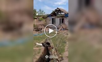 During the assault in Volchansk, Kharkov region, border guards of the “Steel Border” brigade captured one orc and destroyed several