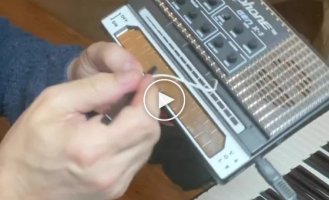 Musical pause with stylophone