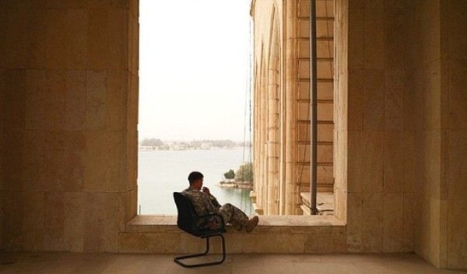 Захваченый дворец Саддама (12 фото)