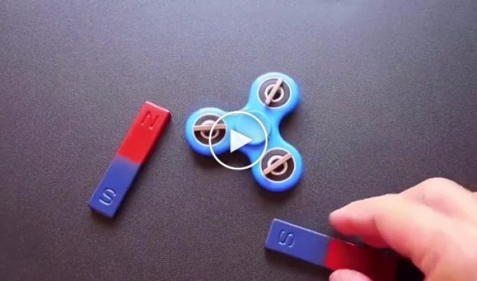 Spinner and two magnets