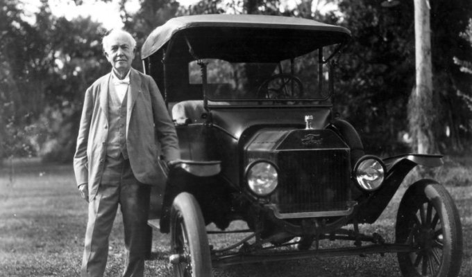 В этот день 1908 Генри Форд представил новую модель своего автомобиля «Форд Лиззи» (6 фото)
