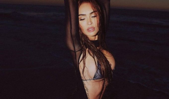 Megan Fox from a forest nymph turned into a sea nymph (5 photos)