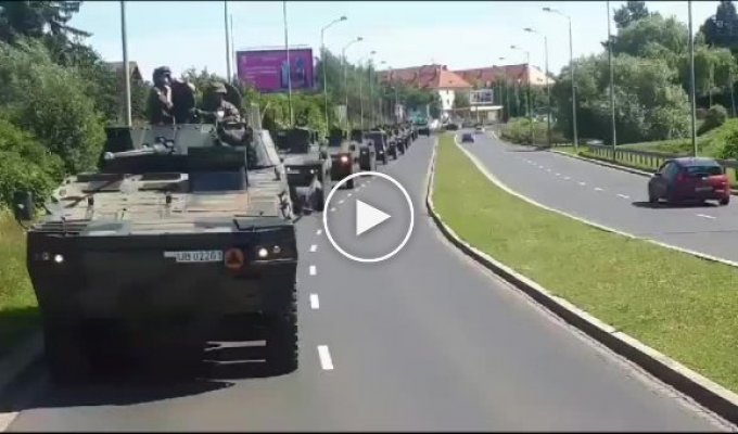 Польша перебрасывает военную технику для укрепления своей восточной границы (Беларусь)