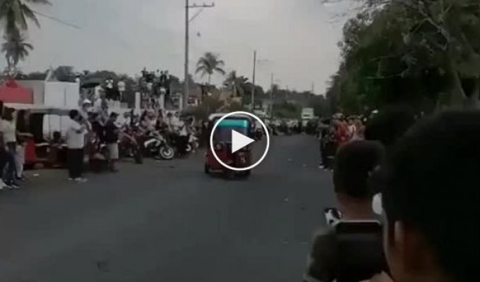 Tuktuk and motorcycle