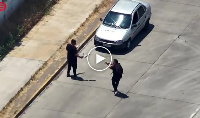 Caught Red-handed: Chilean police bust smugglers near the country's most dangerous prison