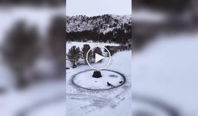 Карусель из льдины