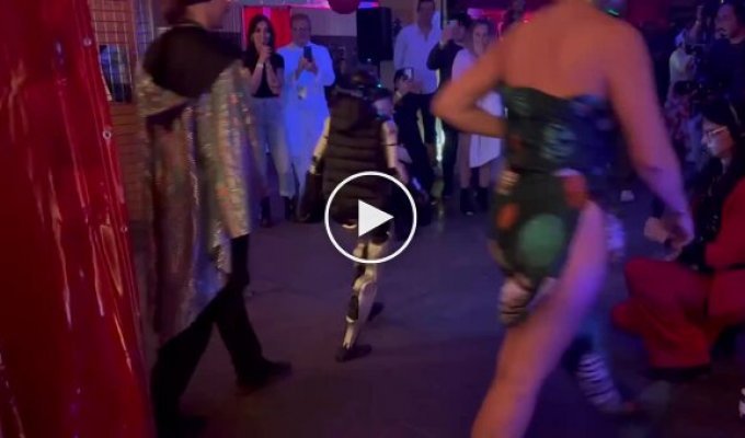Underground robot fights in San Francisco