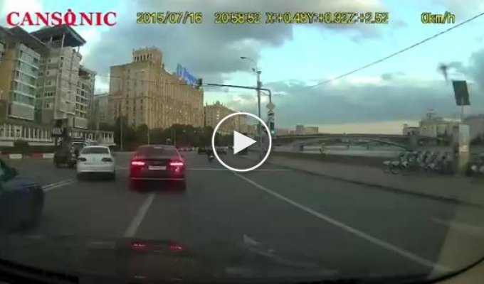 Конфликт с мотоциклистом в Москве (маты)