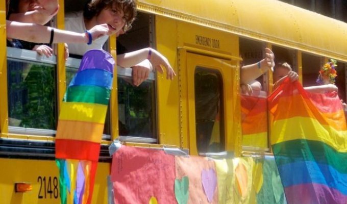 Парламент Венгрии принял закон, который очень не понравился местным ЛГБТ-организациям