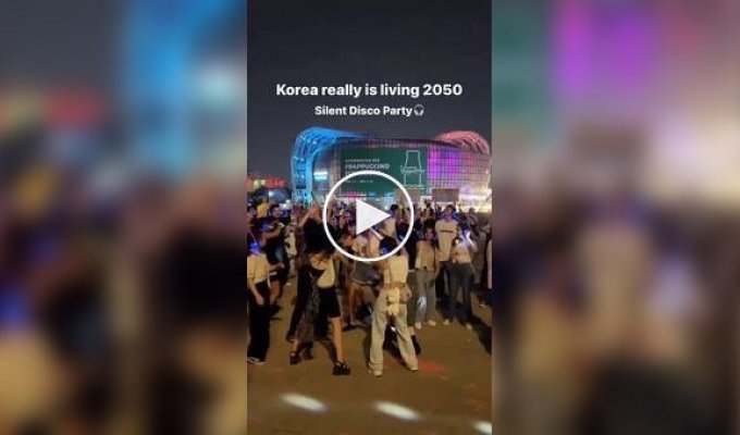 Silent parties are gaining popularity in South Korea