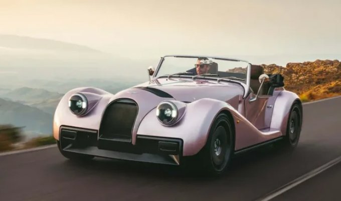 Morgan presented a new car in a retro style (22 photos)