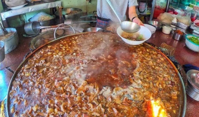 Фирменный бангкокский суп, от которого может стать дурно (10 фото)