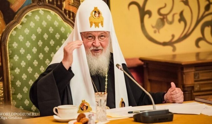 Патриарх рассказал о «миллиардах» (9 фото)