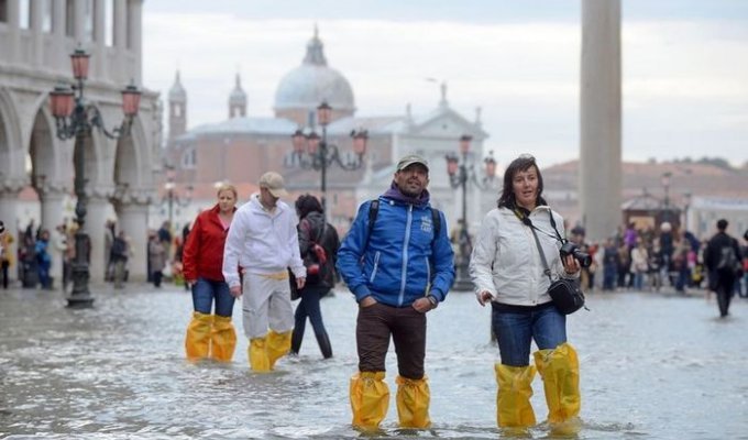 Затопленная площадь Сан-Марко, Венеция (10 фото)