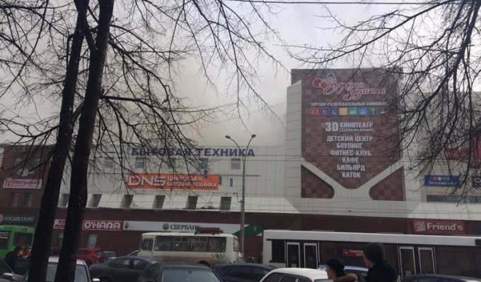 Пожар в ТЦ " Зимняя вишня" Кемерово (6 фото)
