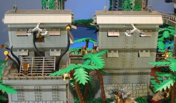 Станция в джунглях из Lego (6 фото)
