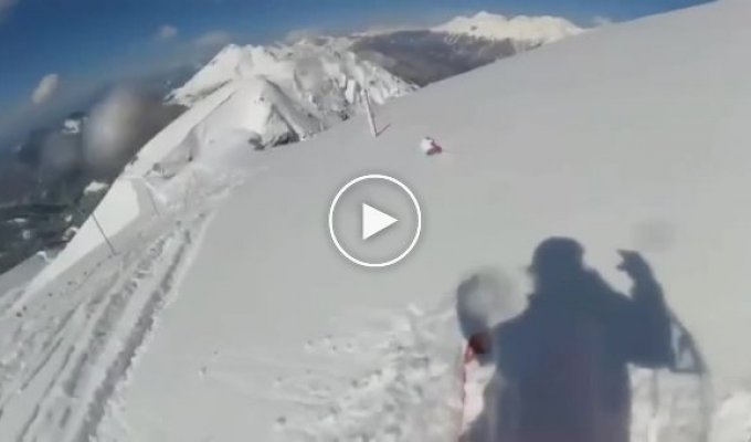 Лыжник парапланерист снял свое чудовищное падание в Сочи