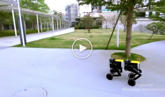 The Chinese have made a robot that splits into two parts