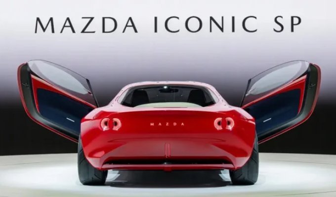 Mazda patents model with butterfly doors and longitudinally mounted engine (5 photos)