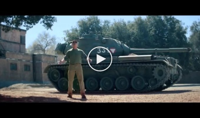 Арнольд Шварценеггер и его танк