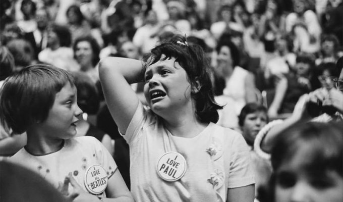 Массовая девичья истерия на концертах рок-идолов 60 - 70 годов (30 фото)