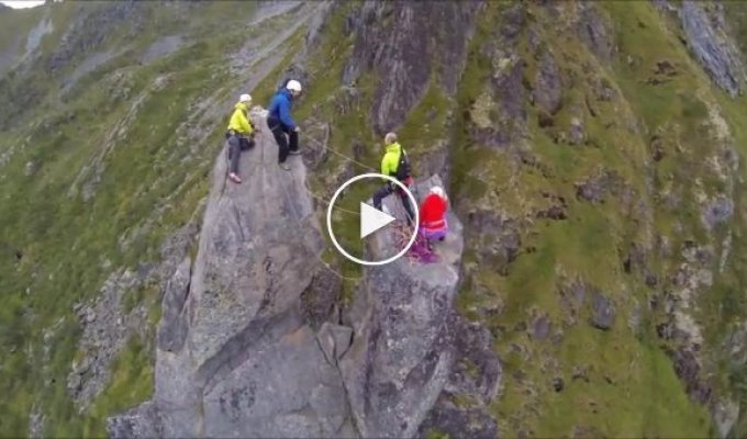 Экстремальный прыжок на высоте 325 метров