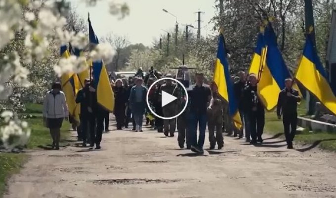 Украина почтит 1 октября погибших защитников общенациональной минутой молчания, - Зеленский