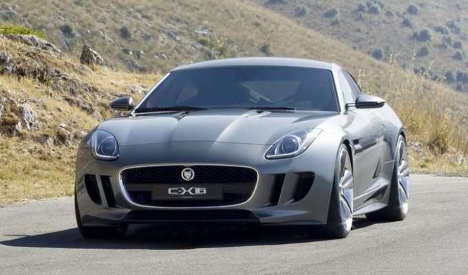 В компании Jaguar представили новый концепт C-X16 (52 фото + видео)