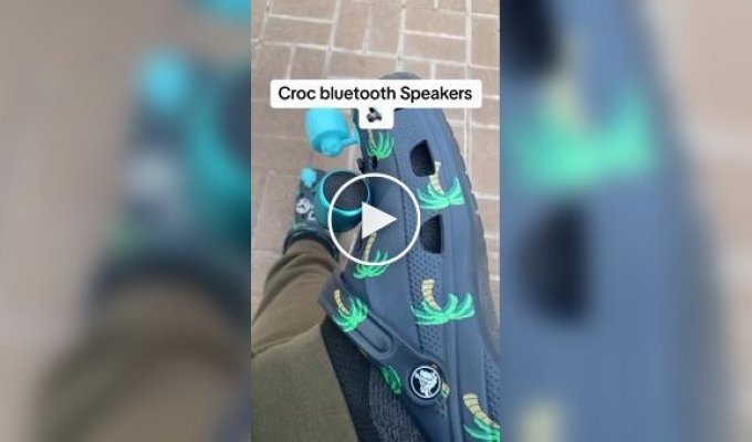 Jibits with built-in Bluetooth speakers have been released for Crocs