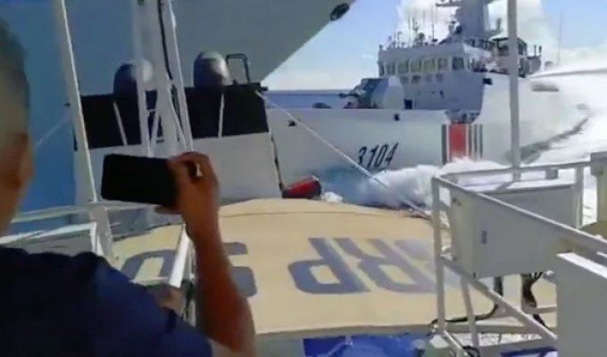 Погоня за филиппинским катером обернулась столкновением китайских судов (5 фото + 3 видео)