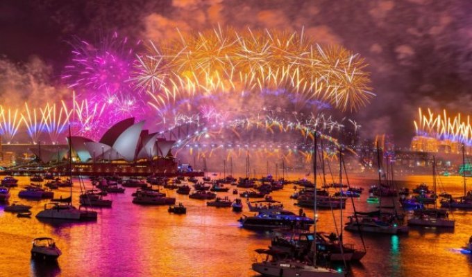 How the New Year was celebrated in different countries (5 photos + 2 videos)