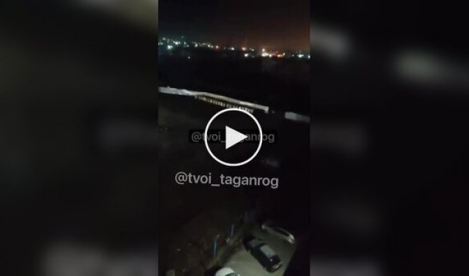 Вчера вечером была массированная атака беспилотников на авиабазу Таганрог