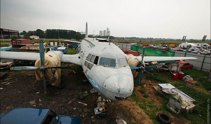 Восстановление Ил-14Т на Тушинском аэродроме (24 фото)