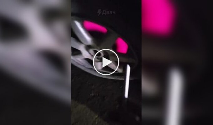 An unusual way to light a cigarette