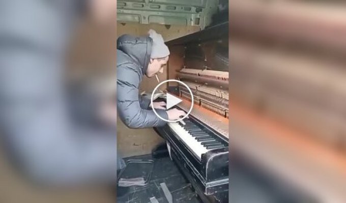 Талант пошел не туда: когда не смог удержаться при виде пианино
