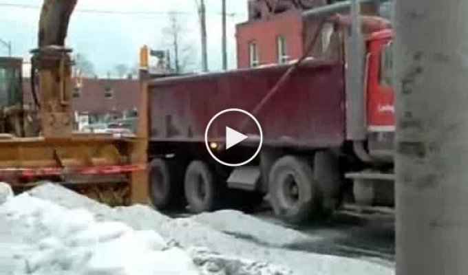 Как в Канаде чистят улицы от снега