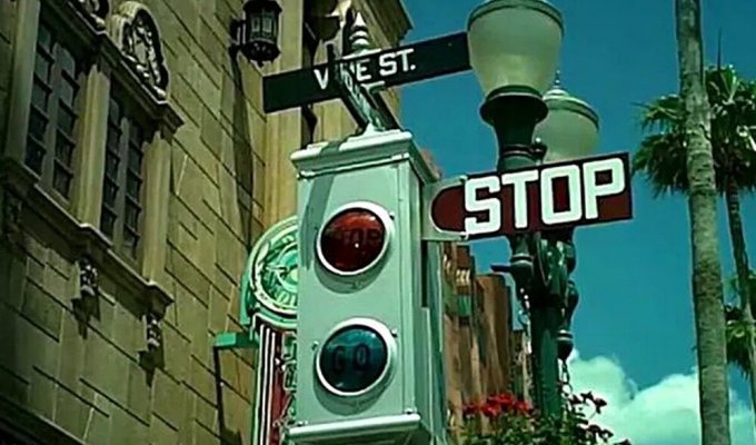 Where did the first traffic lights appear (4 photos)