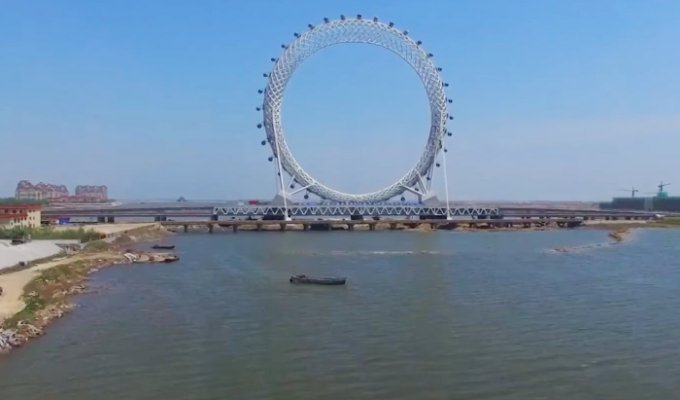 Самое высокое в мире колесо обозрения без спиц (4 фото + видео)