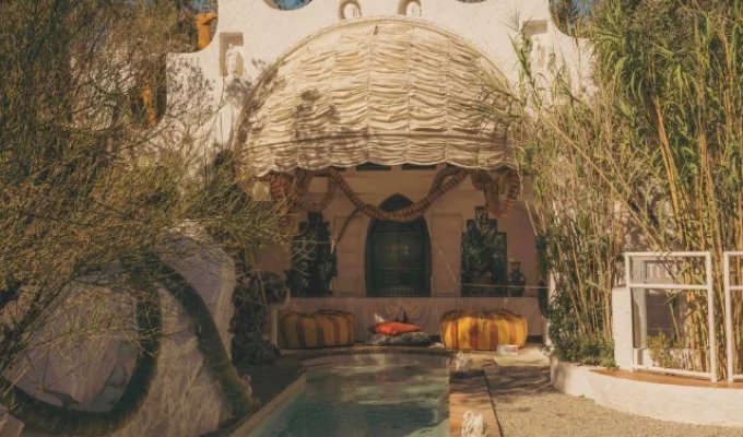 Покои Сальвадора Дали (8 фото)