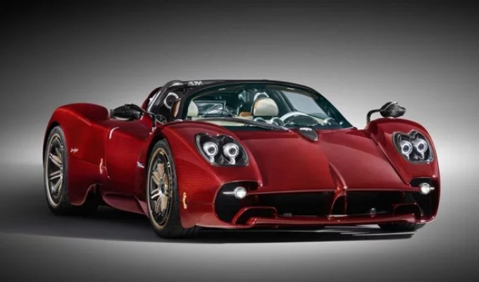 Pagani показали фантастический суперкар за 3 миллиона евро (5 фото)