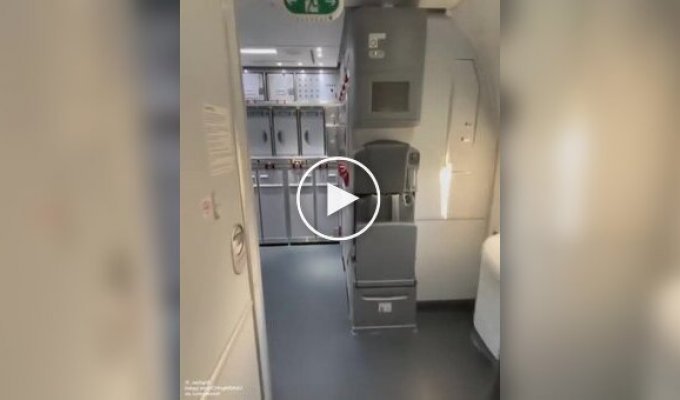 A hidden room in an airplane for the rest of the flight crew