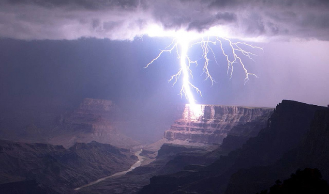 Самые мощные молнии в мире и как они появляются (5 фото + 1 видео)